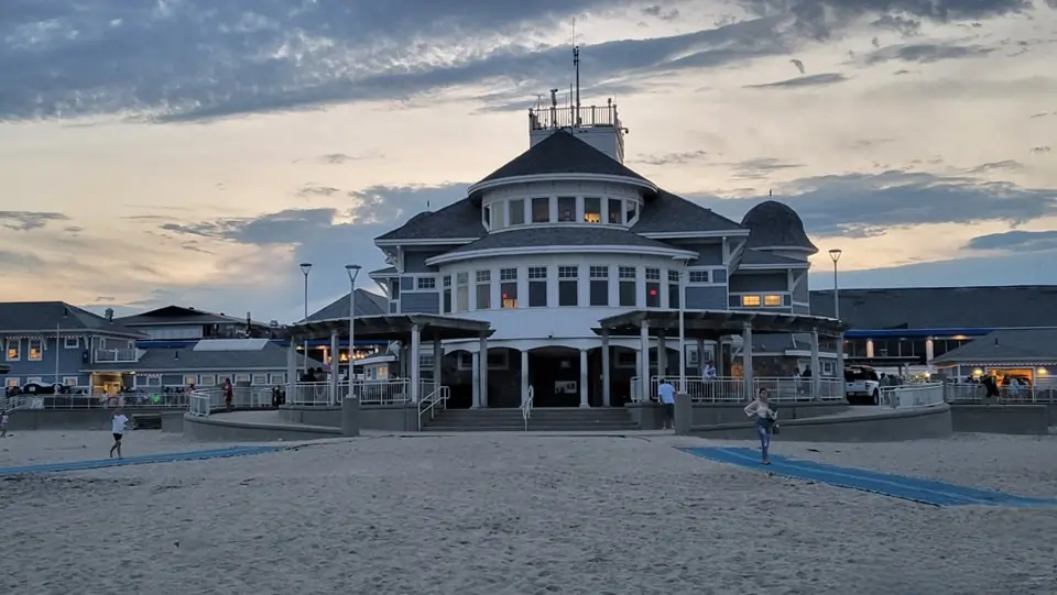 picture taken from hampton beach sand facing sea shell stage